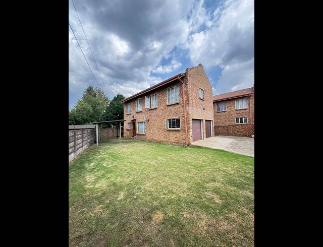 3 BEDROOM FREESTANDING FOR SALE IN BEN FLEUR